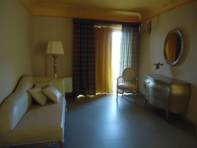 Helios Hotel 4*